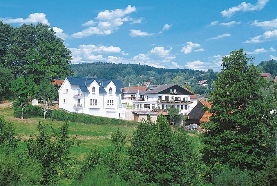 Das Odenwald Gasthaus Haus Schönblick bietet moderne Küche basierend auf Odenwälder Podukten. Dazu gibt es ausgesuchte Weine aus der Region.