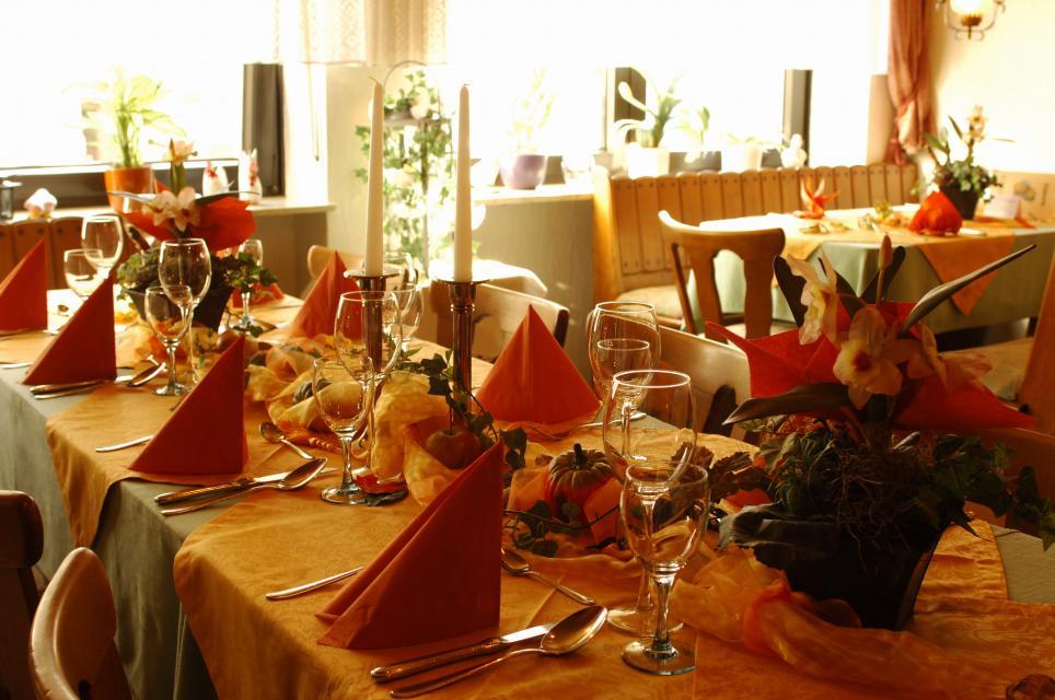 In dem urigen, alteingesessenen Gastronomiebetrieb kann man in familiärer Atmosphäre gute, regionale Odenwälder Küche genießen.