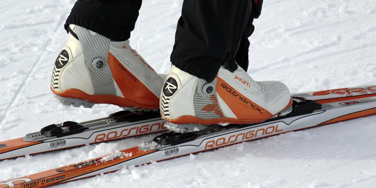 Verleih: Snowboards, Abfahrtski, Schuhe, Stöcke (für Erwachsene und Kinder)