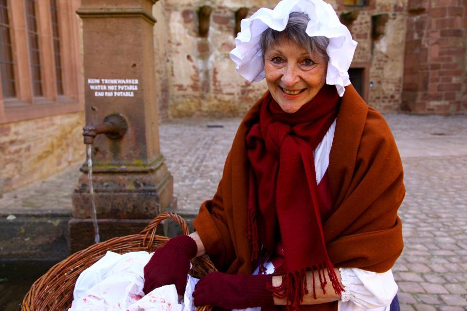Hear the exciting stories Lissl, the washerwoman, has to tell you on the tour of the castle!