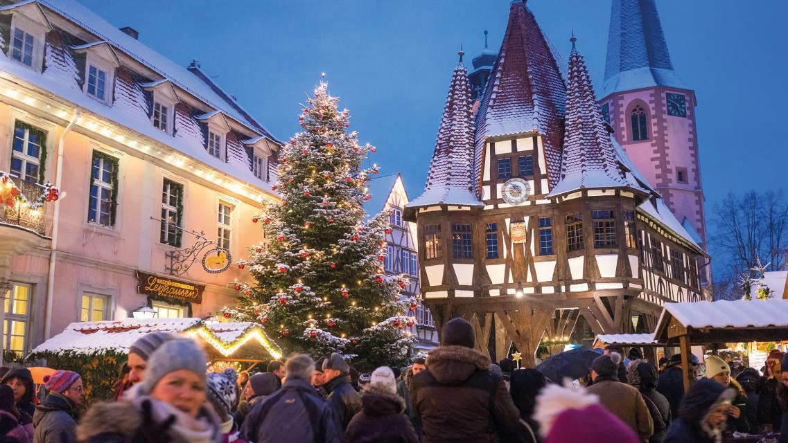 Tauchen Sie ein in den berühmten Michelstädter Weihnachtsmarkt mit seiner ganz besonderen Atmosphäre, die weit über den Odenwald hinaus bekannt ist.