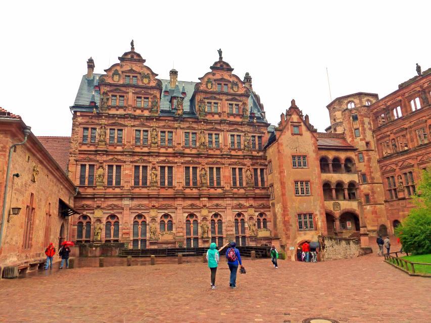 Schloss Heidelberg zählt zu den bedeutendsten deutschen Kulturdenkmälern und ist vielleicht die bekannteste Schlossruine der Welt.