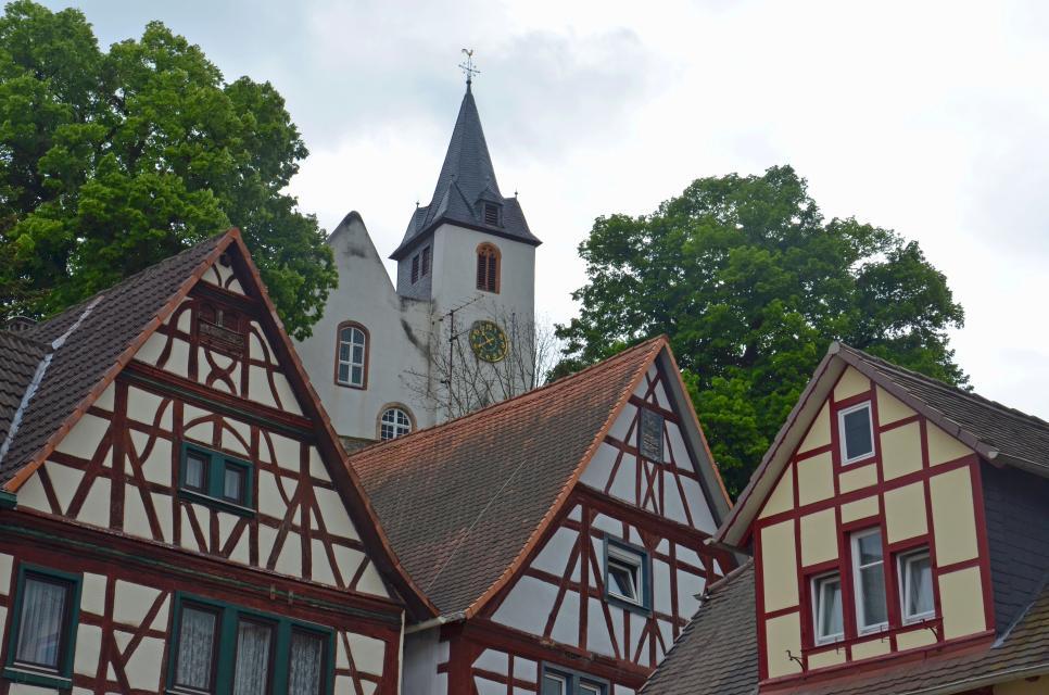 Die mittelalterliche Altstadt von Zwingenberg an der Bergstraße ist einen Besuch wert. Besonders berühmt ist die historische Scheuergasse.