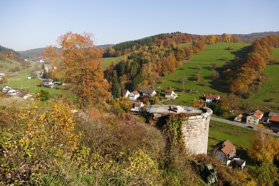 Von der romantischen Burgruine Freienstein bietet sich ein schöner Ausblick ins Tal. Die Burganlage blickt auf eine bewegte Geschichte zurück.