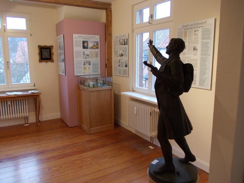Eine Ausstellung über Joseph Freiherr von Eichendorff (1788-1857) finden sie im zweiten Obergeschoss des Geopark Infozentrum. In dieser Ausstellung werden dessen Leben und Dichtung gezeigt.