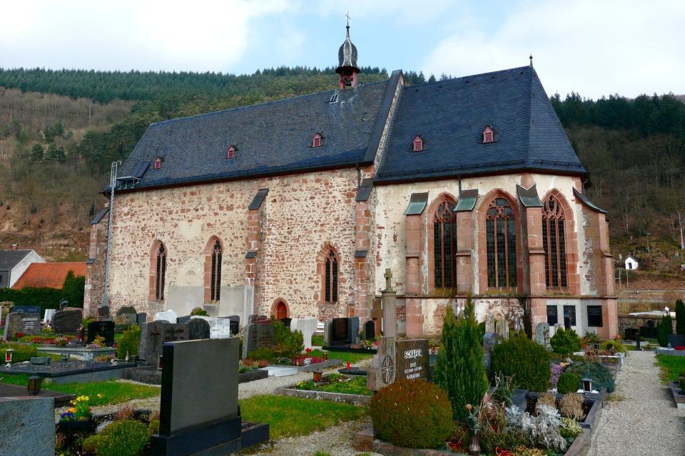 Die Ersheimer Kapelle, oder katholische Friedhofskirche St. Nazarius und Celsus, ist die älteste Kirche Hirschhorns und zugleich die erste Hirschhorner Pfarrkirche.