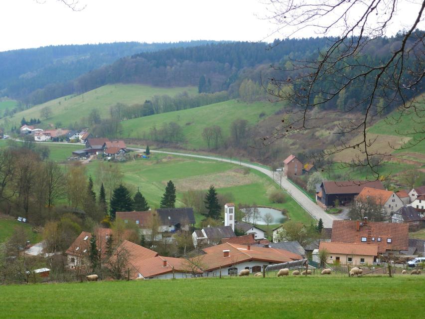 Sensbachtal ist eines der ursprünglichen und landschaftlich schön gelegenen Täler des Odenwaldes. Wer Natur, Ruhe und Erholung sucht, ist dort genau richtig.
