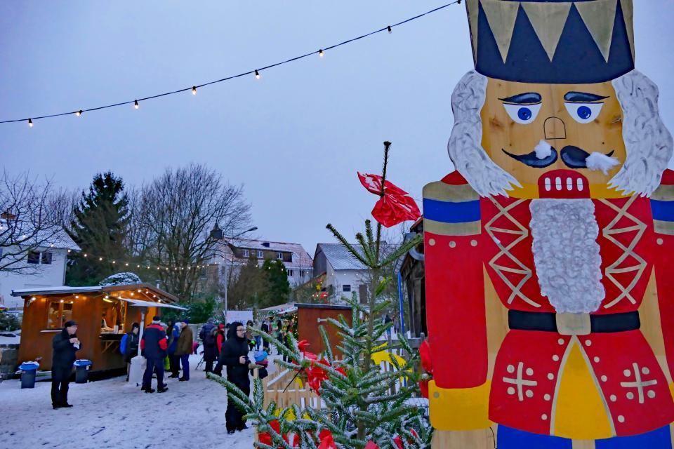 Jedes Jahr am 2. Adventswochenende findet der Neunkircher Weihnachtsmarkt statt, am höchsten Punkt des Hessischen Odenwalds.