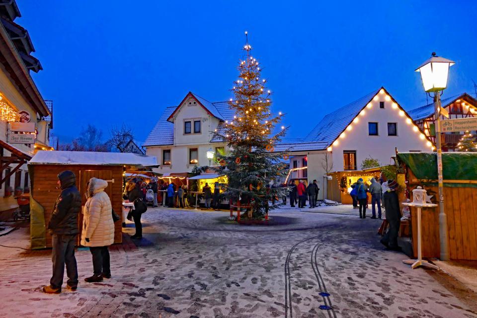 Im Mittelpunkt des Beerfurther Lebkuchen- und Weihnachtsmarktes stehen zwei Beerfurther Lebkuchenbäckereien und die ortsansässige Schokoladenfabrik.