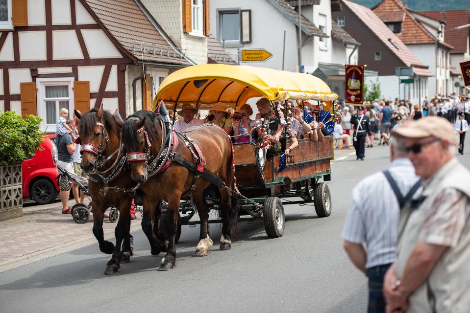 Das größte Volksfest im Weschnitztal, der Rimbacher Pfingstmarkt, sorgt vier Tage lang für ein buntes und vielseitiges Unterhaltungsprogramm.
