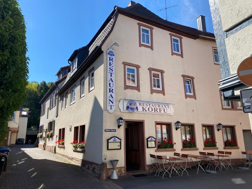 Das Restaurant Korfu existiert seit 1989 im schönen Amorbach. Hier kann man gute griechische Speisen genießen.