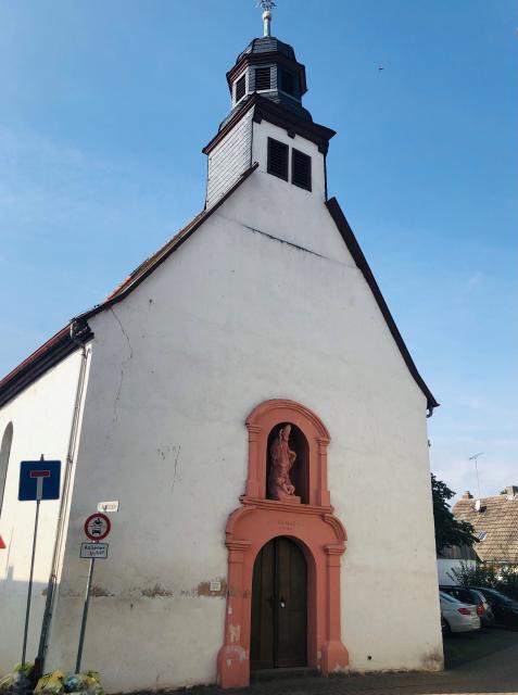 Die Kapelle St. Valentin ist eines der ältesten Gotteshäuser in der gesamten Region. Sie wurde in den Jahren um 1440 errichtet. Ihre Errichtung geht auf einen Kriminalfall zurück.