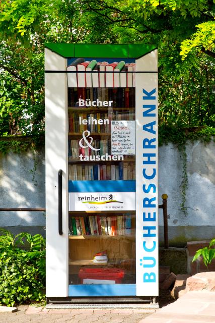 Von den Bürgern für die Bürger – nach diesem Motto gibt es in allen Stadtteilen der Gemeinde Reinheim öffentliche Bücherschränke. Dort kann man Bücher zur Nutzung abgeben, aber auch neue Werke einfach und unkompliziert mitnehmen.