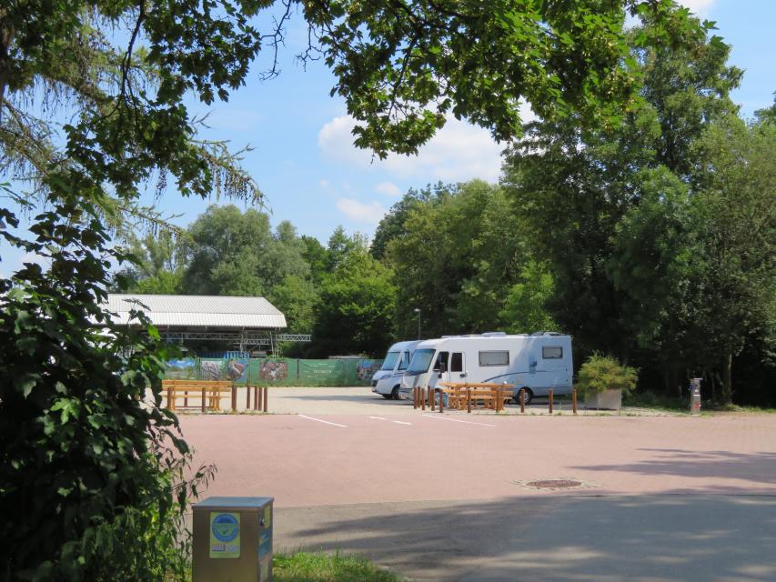 Unmittelbar am ehemaligen Landesgartenschau-Park liegt der Stellplatz auf einem ruhigen Parkplatz nur für Wohnmobile.