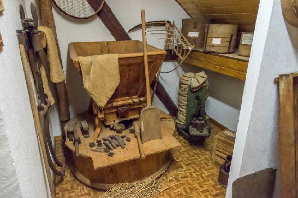 Im Heimatmuseum in Asbach kann man Eindrücke über das frühere Leben in Asbach sammeln. Der Eintritt ist frei.