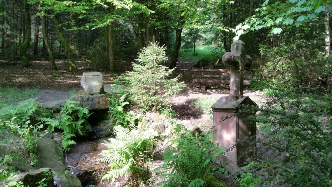 Siegfriedbrunnen bei Gras-Ellenbach