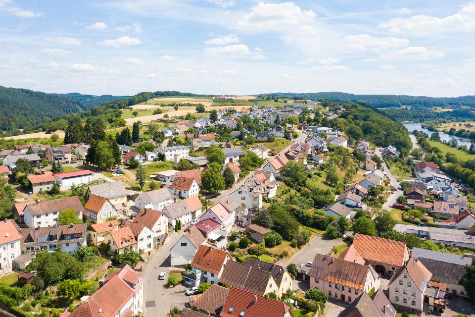 Die Gemeinde Binau liegt idyllisch direkt an der längsten und größten Neckarschleife. 