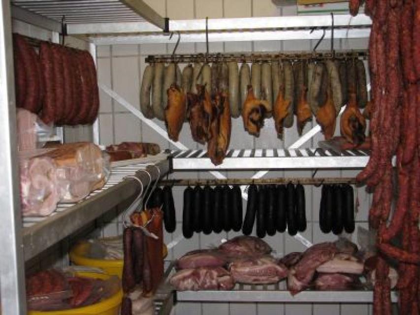 Der Direktvermarkter Lützelforstmühle in Groß-Umstadt/Richen bietet Fleisch und Wurst von Schweinen und Lämmern aus eigener Haltung und Schlachtung. 
                 title=