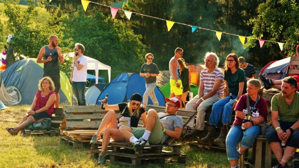 Das Festival auf dem landschaftlich schön gelegenen Röderhof in Fischbachtal ist etwas für alle, die in ungezwungener Atmosphäre Musik und Kultur genießen möchten.