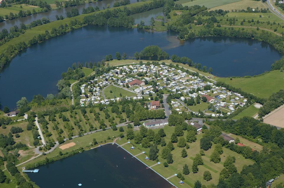 Ruhige, gepflegte Anlage inmitten des Seepark Freudenberg gelegen. In unmittelbarer Nähe befindet sich ein herrlicher Badesee und ein Restaurant.