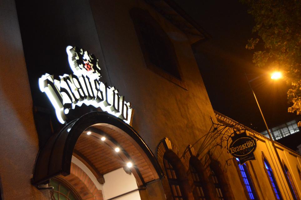 Welcome in Darmstadt‘s living room! Braustüb‘l offers all beers of Darmstadt‘s private brewery, together with new and classic dishes of German cuisine. • for up to 200 guests