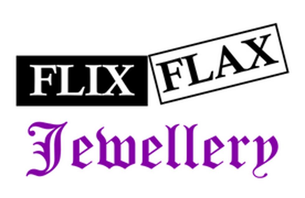 Seit über 30 Jahren bietet das Schmuckgeschäft "Flix Flax" verschiedene Schmuckelemente an. Auch gibt es eine große Vielfalt an Piercings.