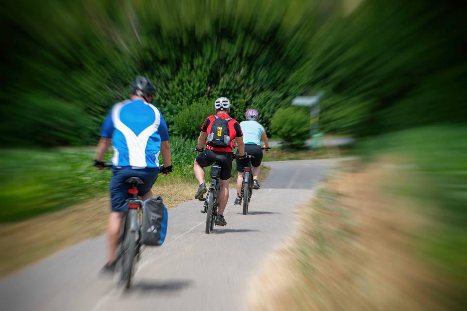 Die Faszination Radfahren ist im Fahrradladen Sauerwein seit beinahe 180 Jahren gelebte Tradition. Ob E-Bike, Lastenrad oder Tandem - eine Probefahrt kombiniert mit Beratung, die auf Fachwissen und Erfahrung basiert, hilft die richtige Entscheidung zu treffen.