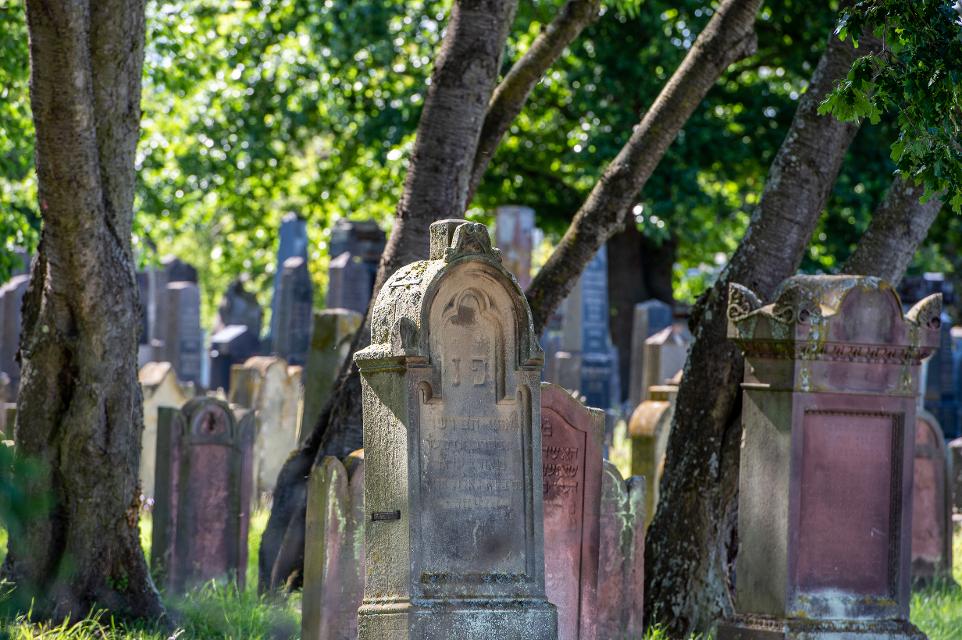 Am Mittwoch, 14. September 2022 gibt es von 16 bis 17.30 Uhr eine Führung über den jüdischen Friedhof in Dieburg.