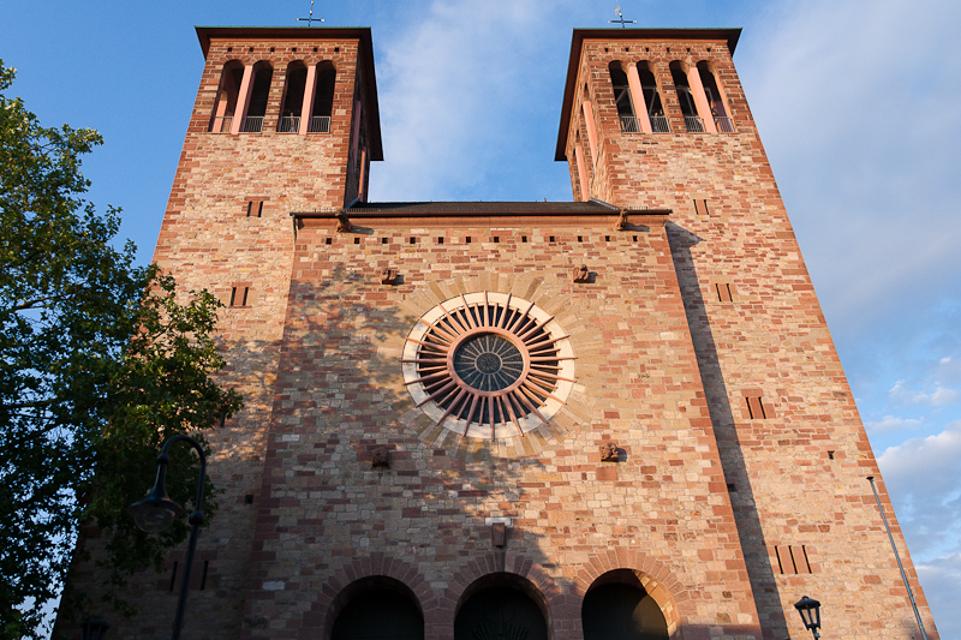 Die Pfarrkirche St. Georg ist die älteste von vier katholischen Gemeinde-Kirchen im Gebiet der Stadt Bensheim.