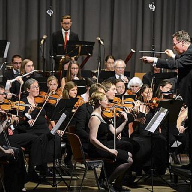 Am Sonntag, 3. Juli 2022, um 18.00 Uhr, findet ein Sinfoniekonzert des Universitätsorchesters Gießen, in der Bürgerhalle Jugenheim, statt.