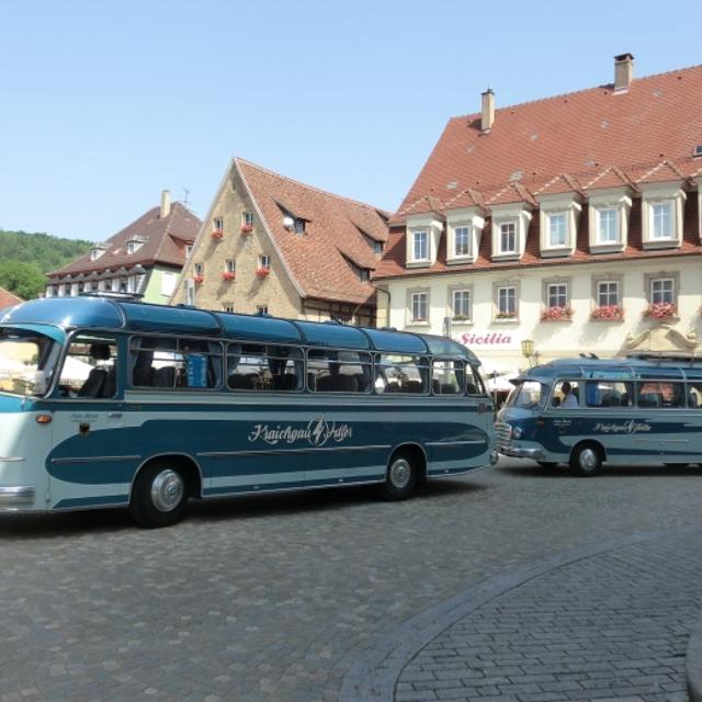 Nostalgiefahrten mit Oldtimer-Bussen - Museum zum Anfassen.