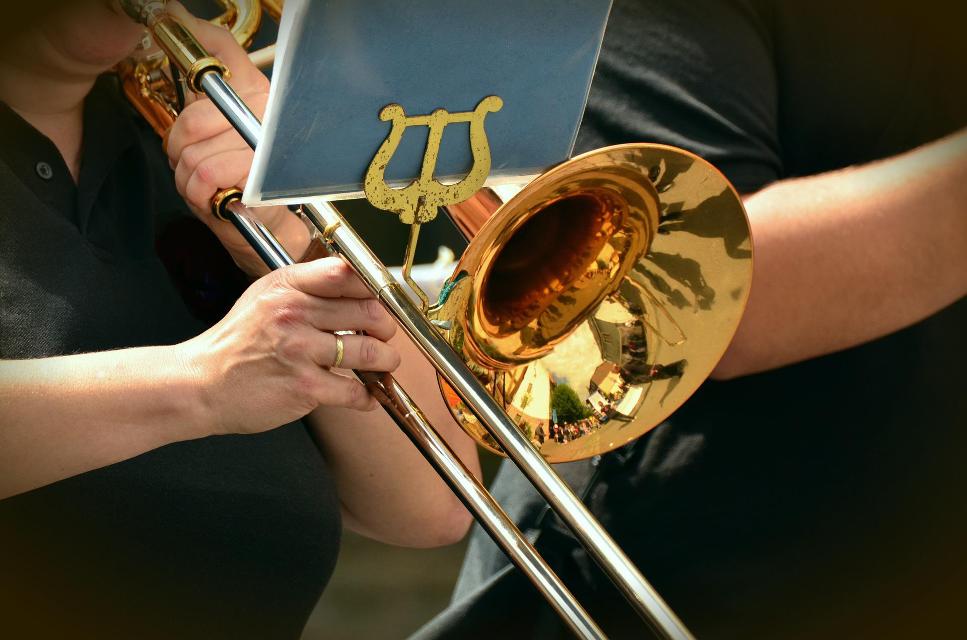 Die Mississippi River Brass Band ist eine achtundzwanzigköpfige 