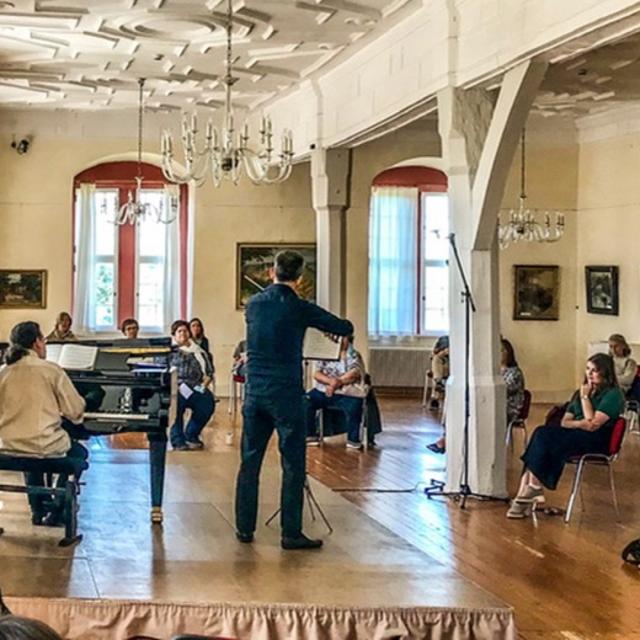 Der Musiksommer im einzigartigen Ensemble von Schloss Lichtenberg bietet wunderbare Klangerlebnisse.