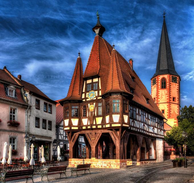 Eine Wanderung von Michelstadt nach Erbach und zurück um die schönen Sehenswürdigkeiten beider Städte zu erkunden. 