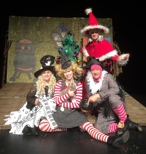 Am 10. Dezember von 16 bis 17 Uhr spielt das Kindertheater “Die kleine Hexe feiert Weihnachten” in der Kulturhalle Münster.