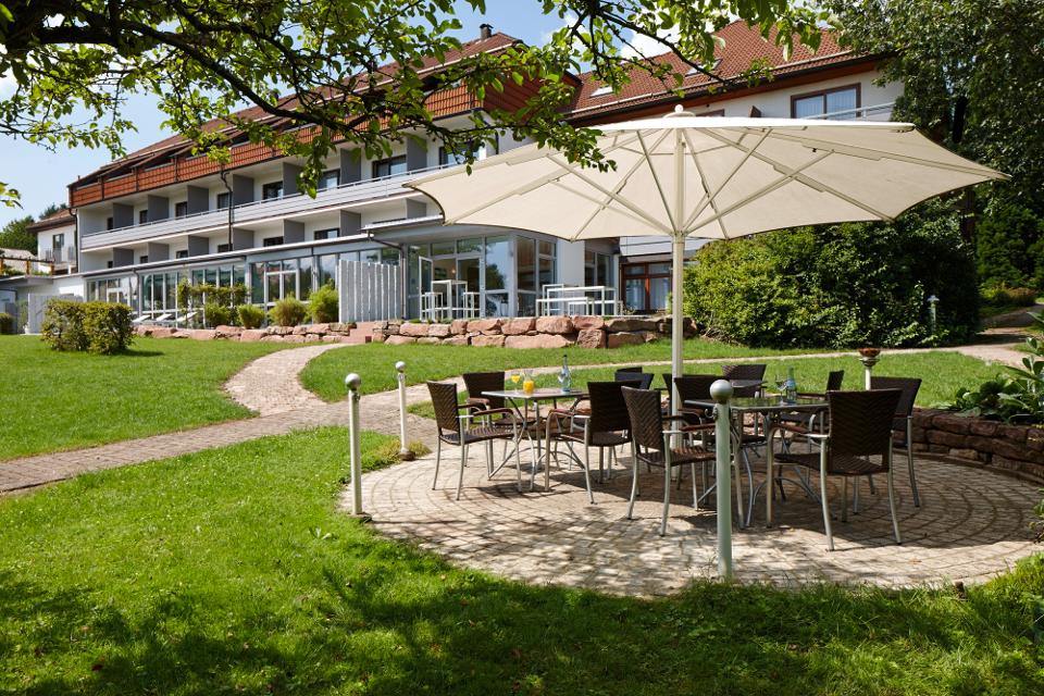 Das 4-Sterne NaturKulturHotel Stumpf in Neunkirchen liegt am Neckarsteig und hat tolle Wellness-Angebote.