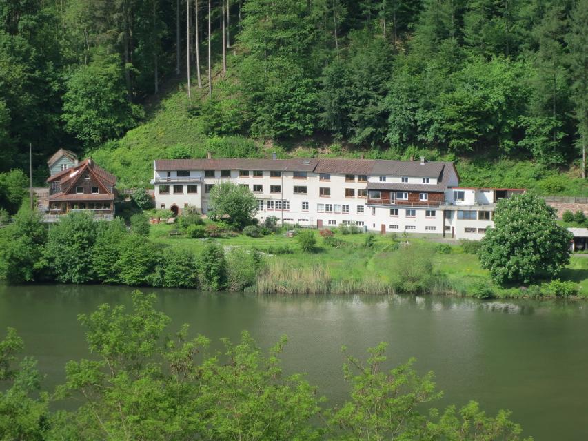 2 Ferienwohnungen in der Keramikwerkstatt Krösselbach - romantisch am Fluss und Wald gelegen.