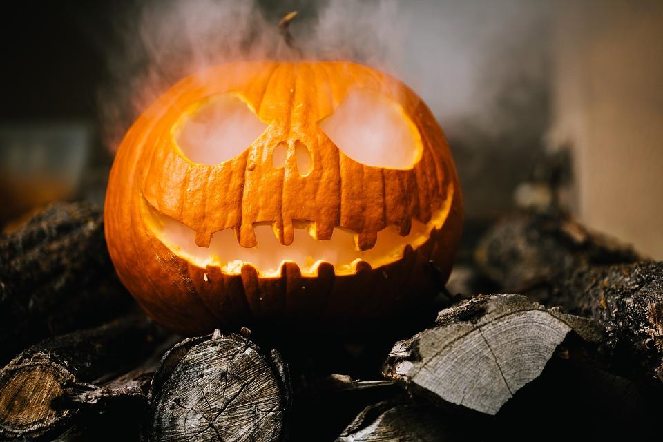 Am Samstag, 28. Oktober von 17:00 bis mindestens 00:00 Uhr findet auf Schloss Alsbach die große Halloween-Party statt.
                 title=