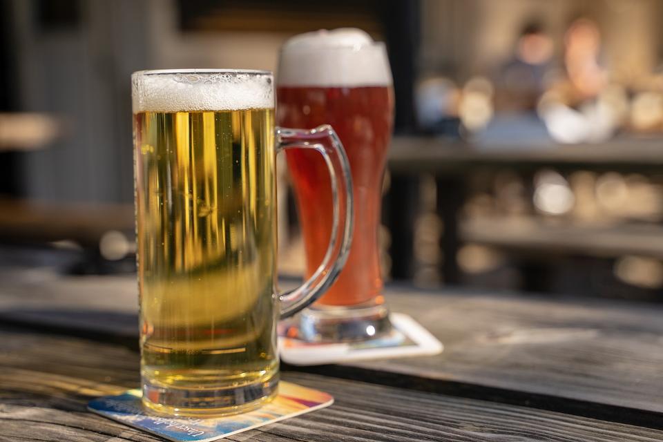 Von ca. Mitte April bis Mitte September lädt der gemütliche Biergarten Rödehof am Rand von Gundernhausen zum Verweilen ein.
