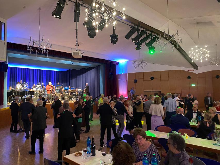 Ein Klassiker in Münsters Kulturhalle:Der Tanztee mit der TVM-Bigband rund um Dirigent Armin Obert findet dieses Jahr im Frühjahr statt.