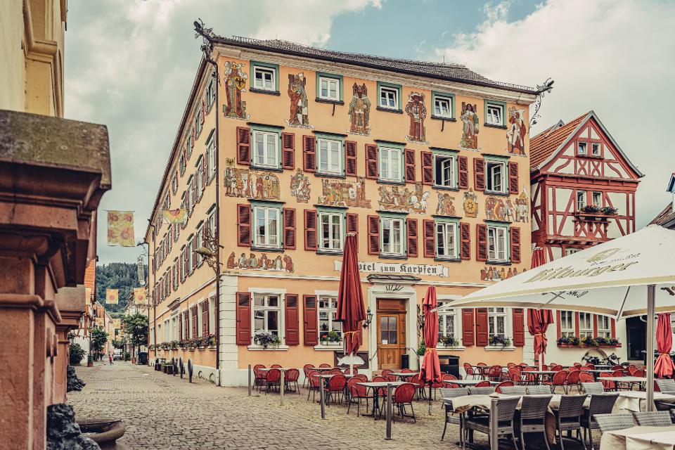 Im Hotel & Restaurant Karpfen, Eberbach erfreut ein 4-Gänge-Menü von der Wilden Sau die Gaumen aller Liebhaber dieses besonderen Wildgenusses.