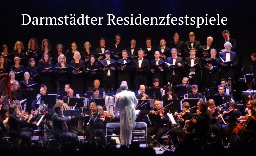 Die Darmstädter Residenzfestspiele bieten jeden Sommer besondere musikalische Darbietungen in historisch bedeutenden und teils ungewöhnlichen Orten in Darmstadt.