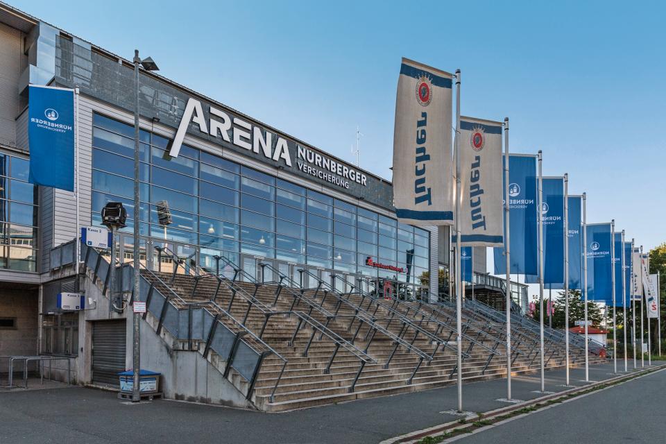 [b]ARENA NÜRNBERGER Insurance [/b]
Home of the Thomas Sabo Ice Tigers and HC Erlangen, stage for concerts and shows as well as ice skating facilities. Dates and opening times under: [b]www.arena-nuernberg.de[/b]