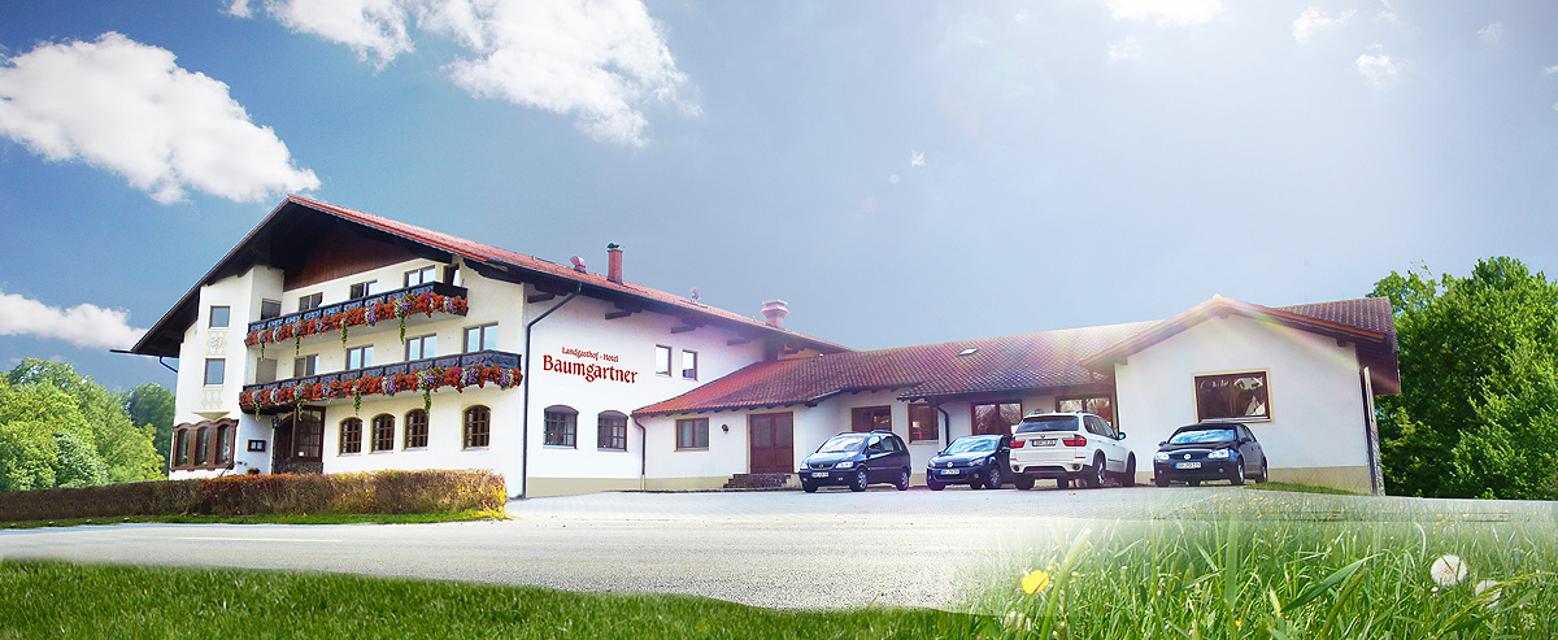 Der Landgasthof mit Hotel Baumgartner befindet sich in Steinberg/Warth und liegt eingebettet in das Naherholungsgebiet Mittleres Vilstal.