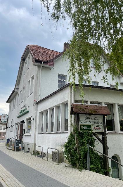 Das Café-Restaurant “Zur Wassermühle” liegt zentral in der Stadt Munster und somit mitten im Herzen der Lüneburger Heide.