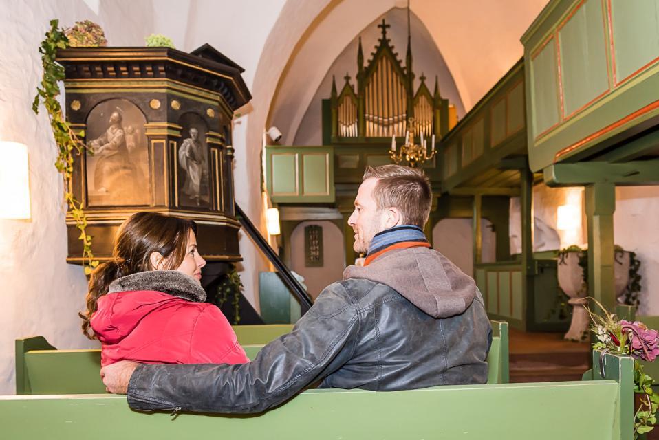 A nobleman had been looking for a suitable milieu for his daughter and found it in Walsrode Abbey. Full of joy he donated an unusual gift to the Abbey – the Meinerdingen Church. 