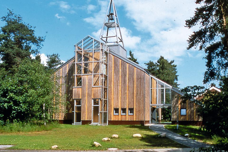 The One-World Church in Schneverdingen came into being within a project for the world exhibition EXPO 2000.