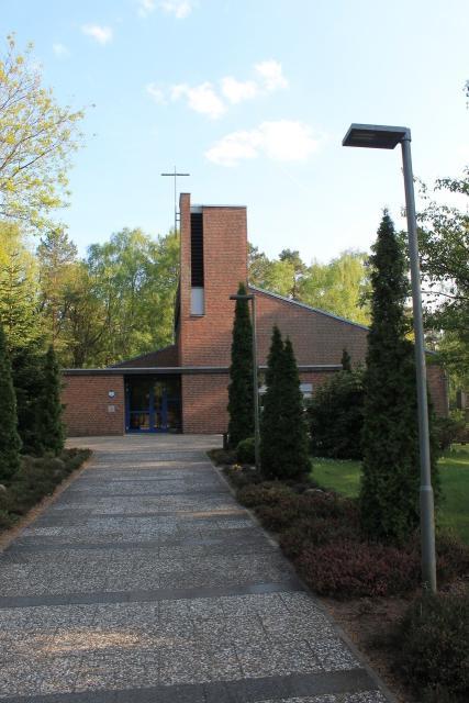 Die Friedenskirche in Breloh wurde 1971 geweiht und dient seitdem den evangelischen Christen Brelohs als Gemeindezentrum.