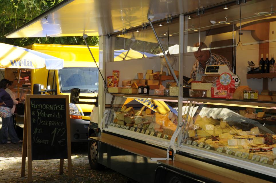 Auf dem Stadtplatz an der Böhme bietet der Walsroder Wochenmarkt seinen Besuchern ein vielfältiges Angebot.