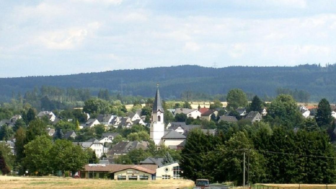 Die Gemeinde Weißdorf liegt malerisch am Lauf der noch jungen Sächsischen Saale am Rande des Naturparks Fichtelgebirge.
